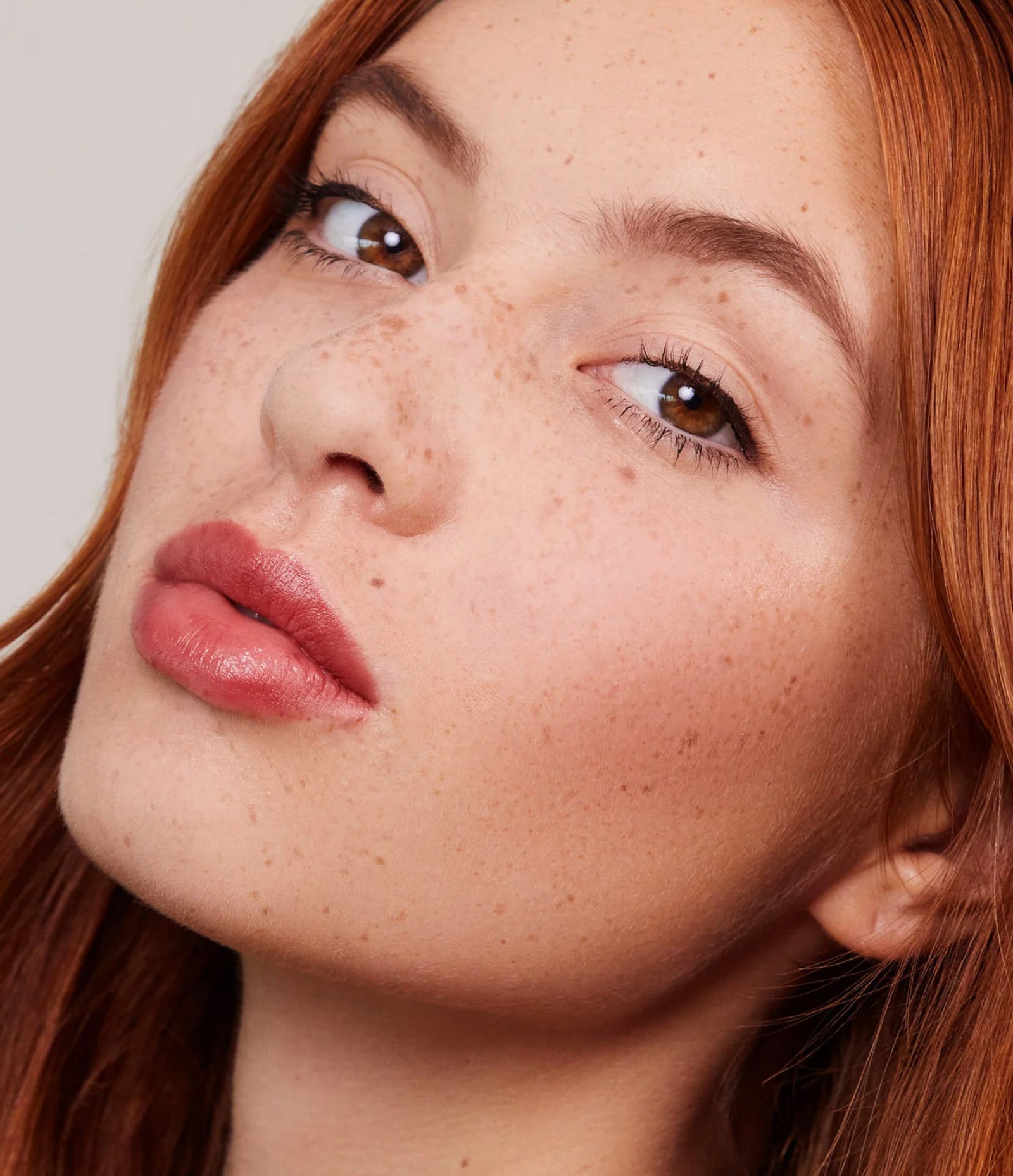 Aleph Cheek/Lip Tint model Emanate