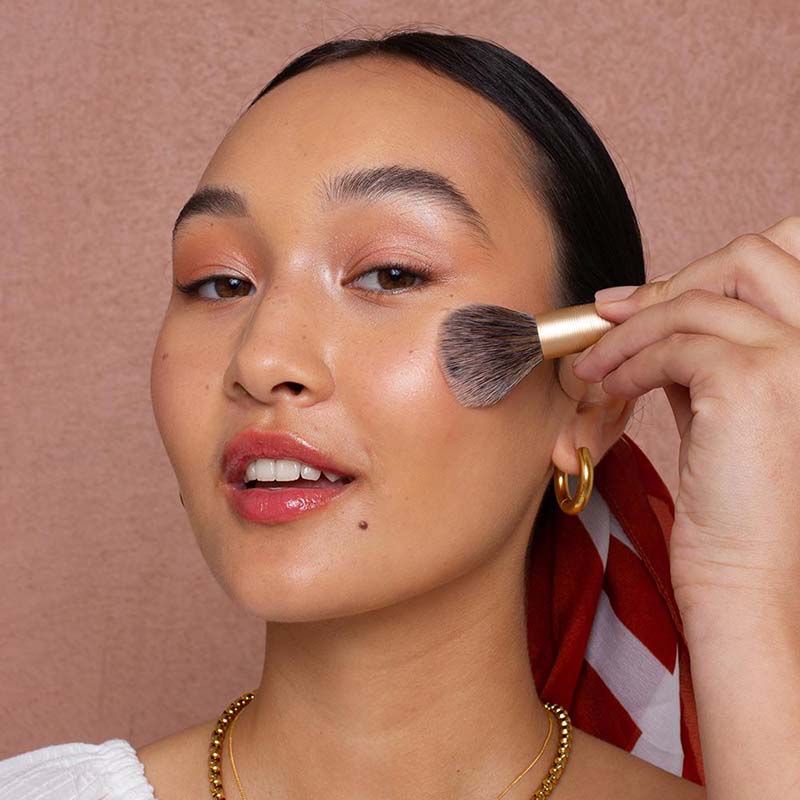 Eye of Horus Vegan Contour Brush in use