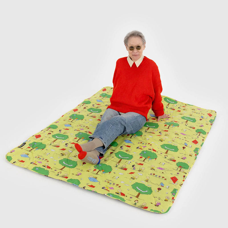 Baggu Puffy Picnic Blanket - Peanuts Kite Eating Tree