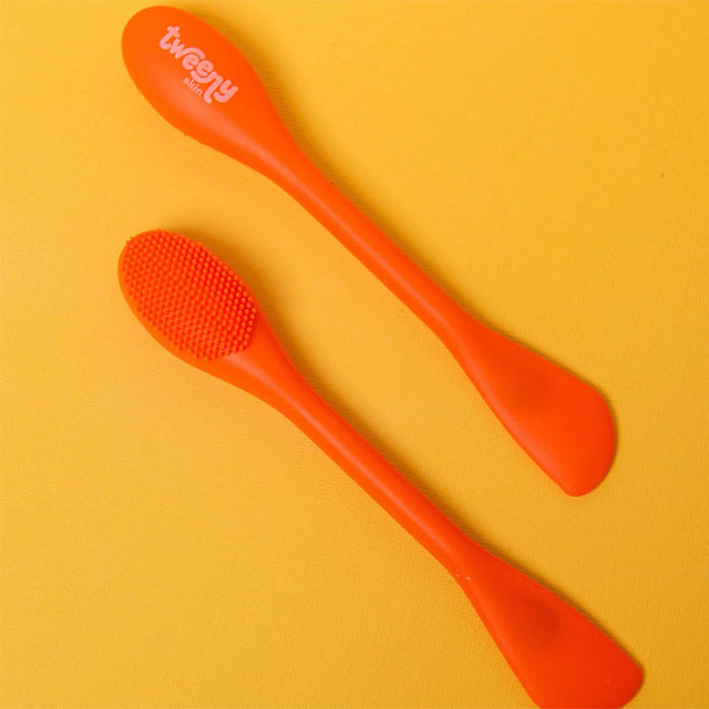Tweeny Skin Silicone Facial Buffer + Mask Applicator