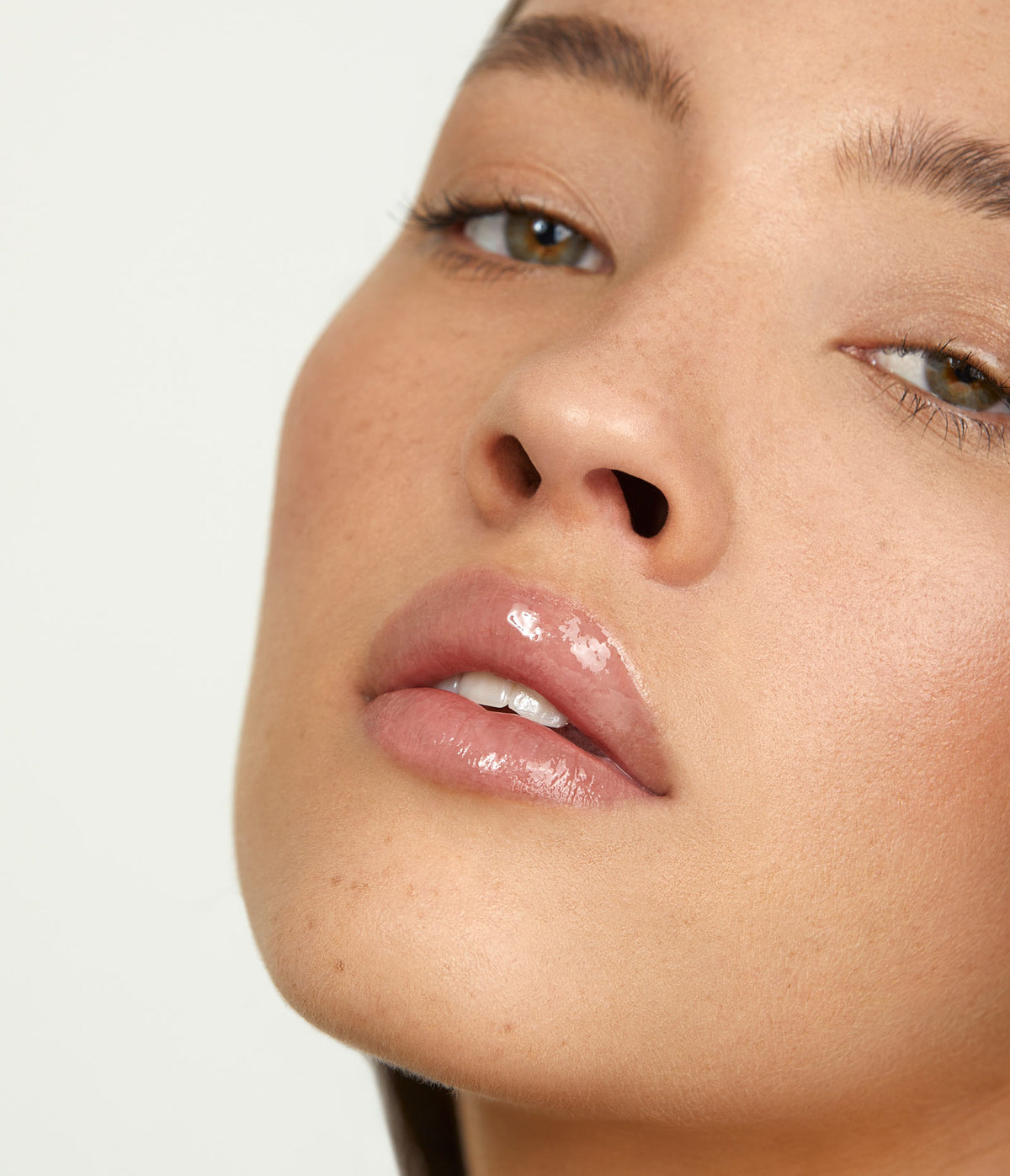 Aleph Lucid Lip Gloss/Balm model