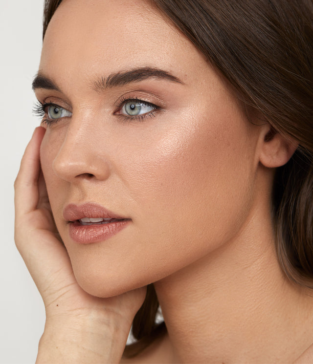 Aleph Radiance Balm model Sun
