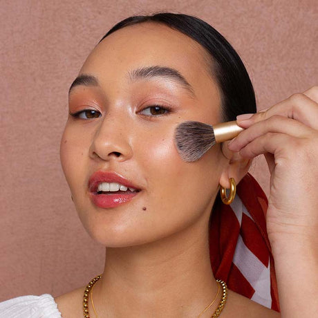 Eye of Horus Vegan Contour Brush in use